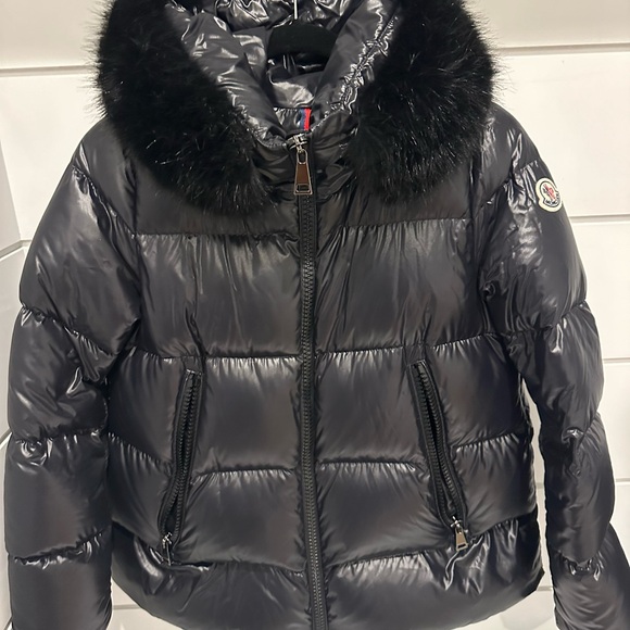 Moncler Authentic! Like new authentic Moncler best seller down coat - Picture 6 of 13